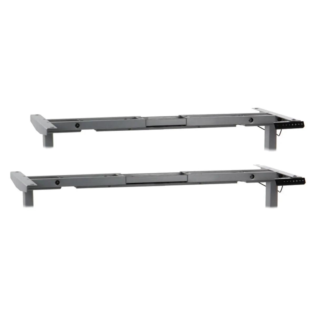 Slika prikazuje postolje podiznog stola, točnije model "UT04-3T-A". Dizajnirano je za ergonomsku upotrebu, omogućujući korisnicima podešavanje visine radnog prostora. Okvir je prikazan u metalik sivoj boji, a sastoji se od dva vodoravna dijela s okomitim nogama, što ukazuje na njegovu čvrstu konstrukciju za podupiranje stolne ploče.