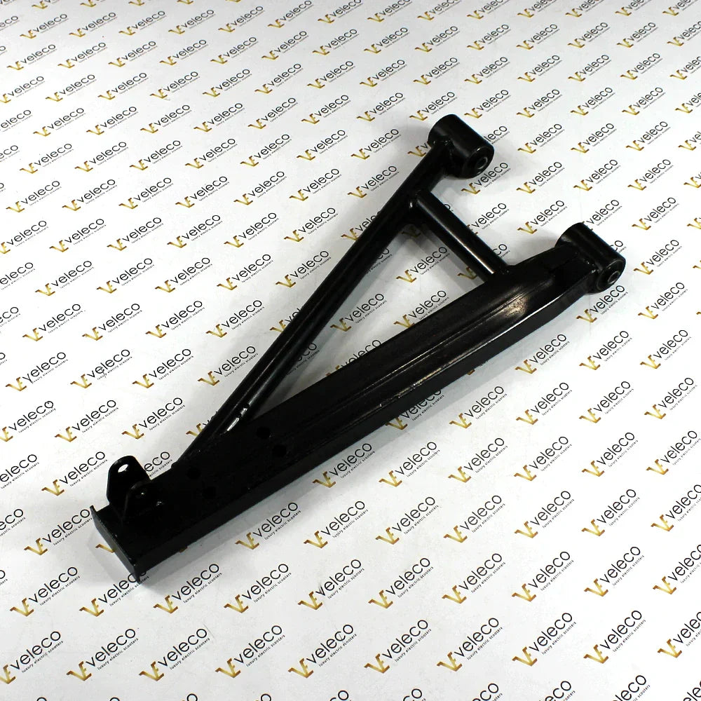 Crna stražnja desna vilica (swingarm) za električni skuter Veleco Advena, pogled odozgo