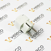 Bijeli univerzalni adapter Veleco UK na EU utikač za električna vozila izbliza